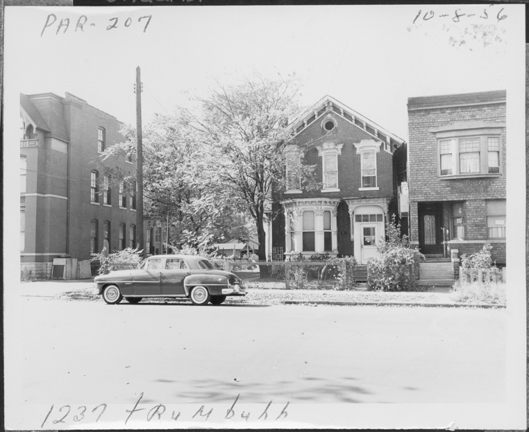 House at 1237 Trumbull
