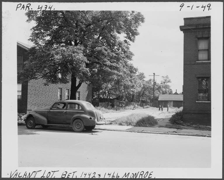 Vacant lot between 1442 and 1466 Monroe