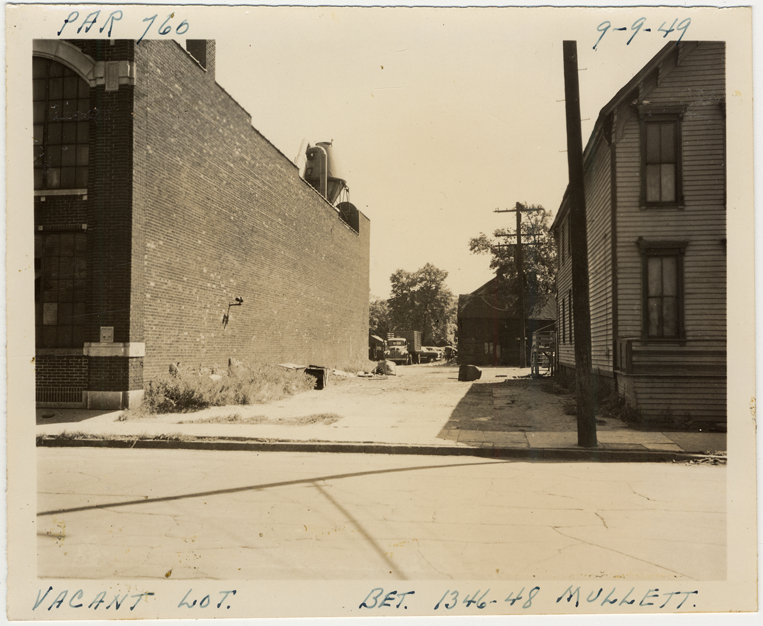 Vacant lot between 1346 and 1348 Mullett