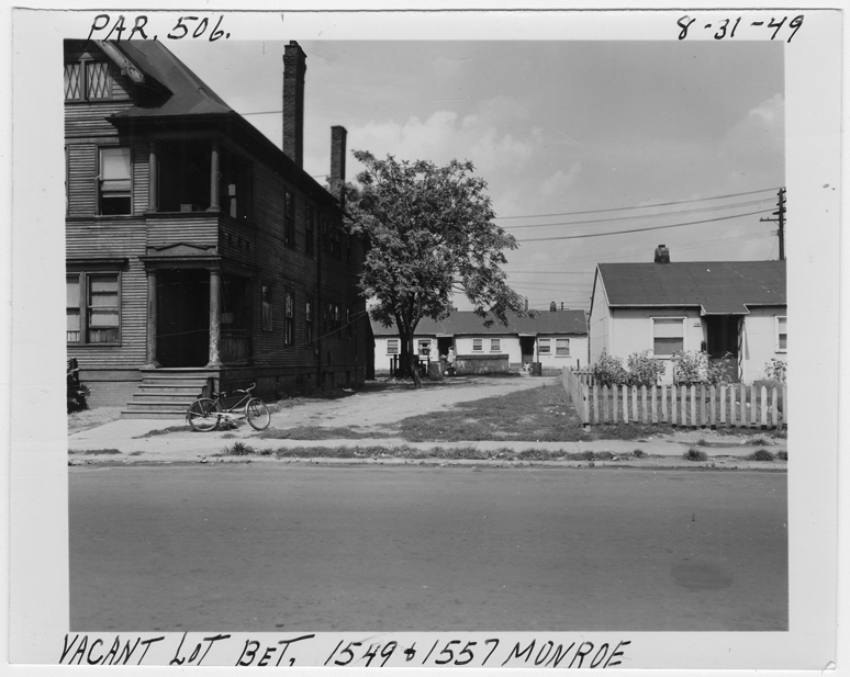 Vacant lot between 1549 and 1557 Monroe