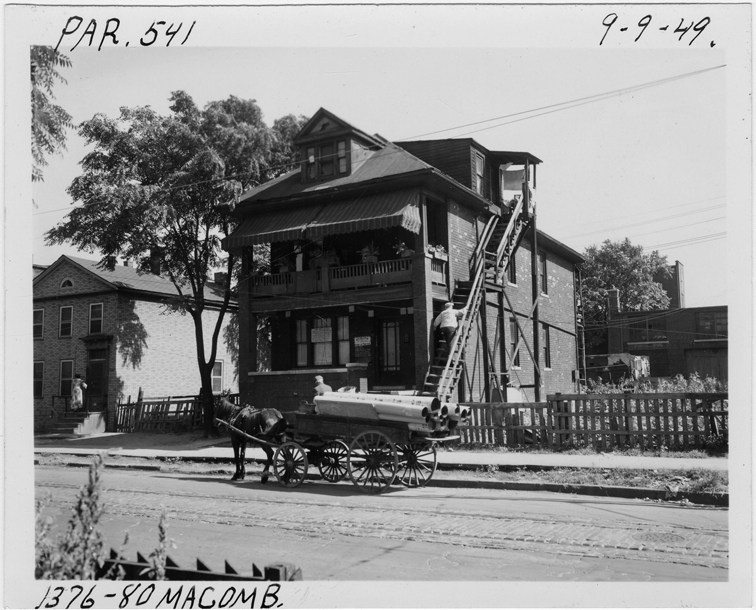 House at 1376-1380 Macomb