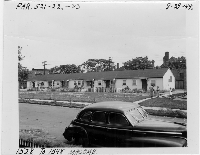 Row houses at 1528-1548 Macomb