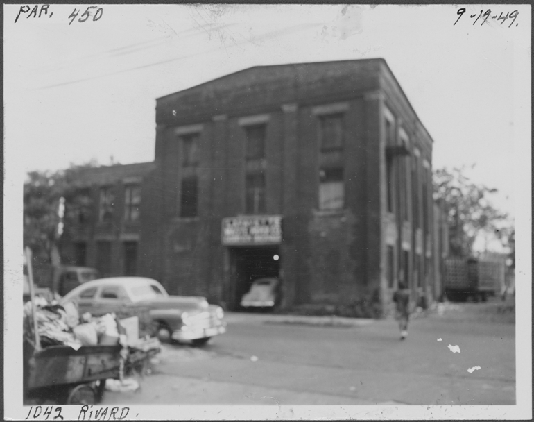 Building at 1042 Rivard