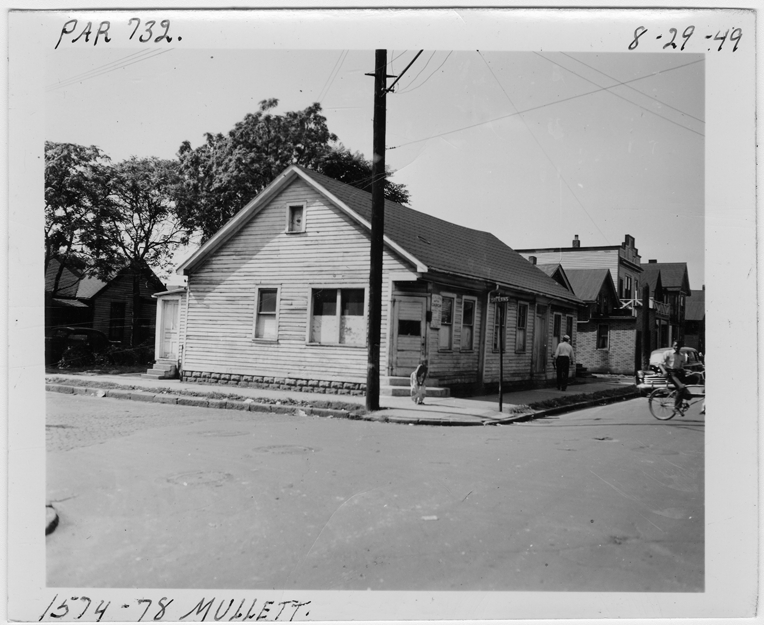 House at 1574-1578 Mullett