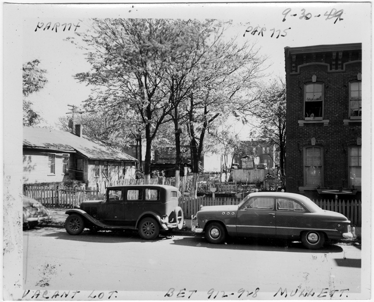 Vacant lots between 912 and 928 Mullett