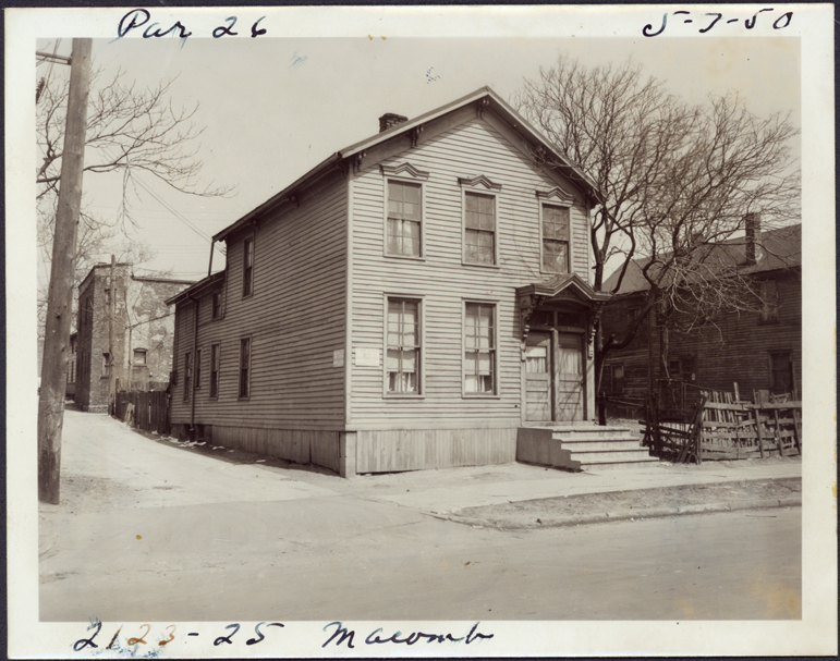 House at 2123-2125 Macomb