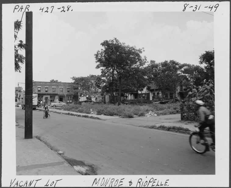 Vacant lot at Monroe and Riopelle