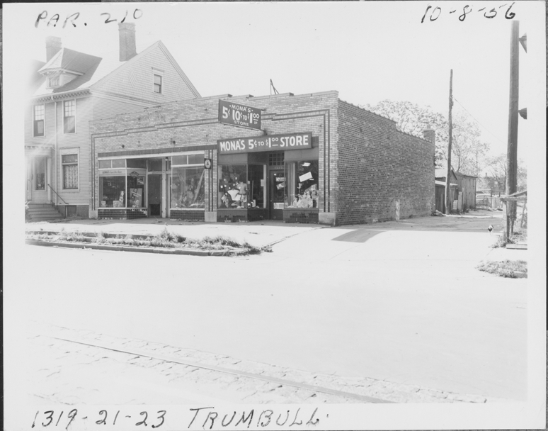 Building at 1319-1321-1323 Trumbull