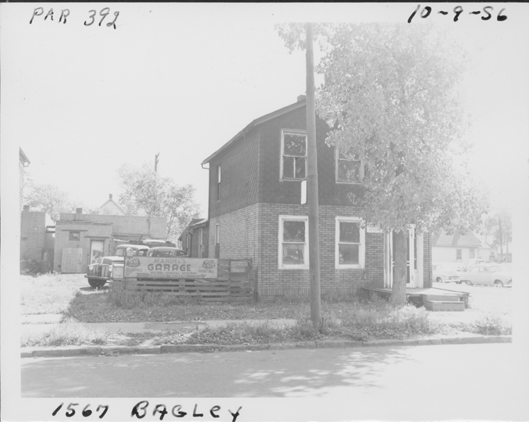House at 1567 Bagley with vacant lot