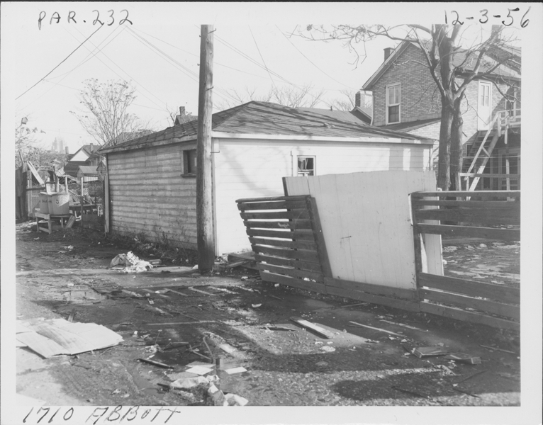 Garage at 1710 Abbott