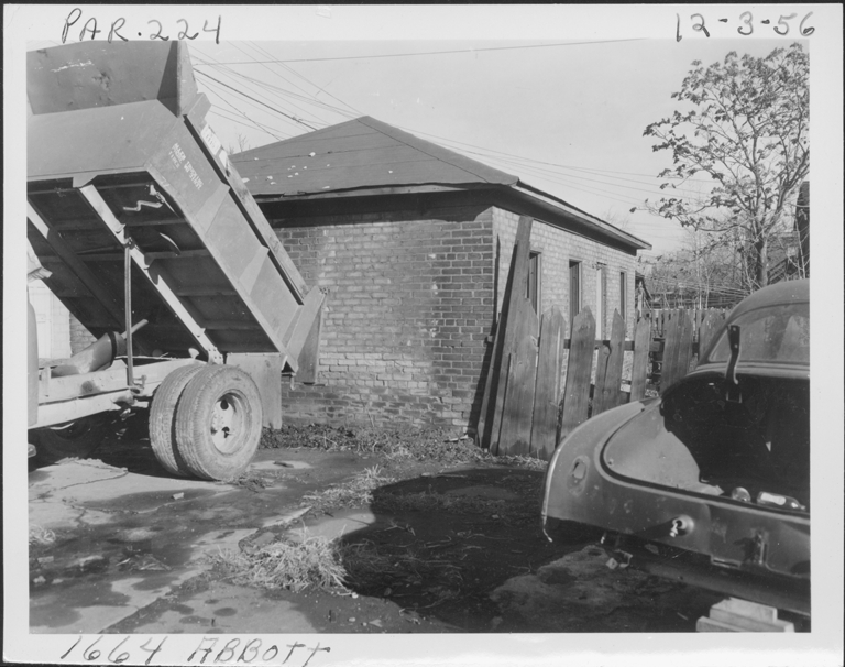 Garage at 1664 Abbott