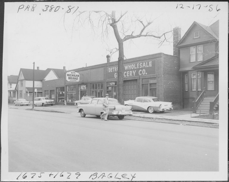 Commercial building at 1675-1679 Bagley