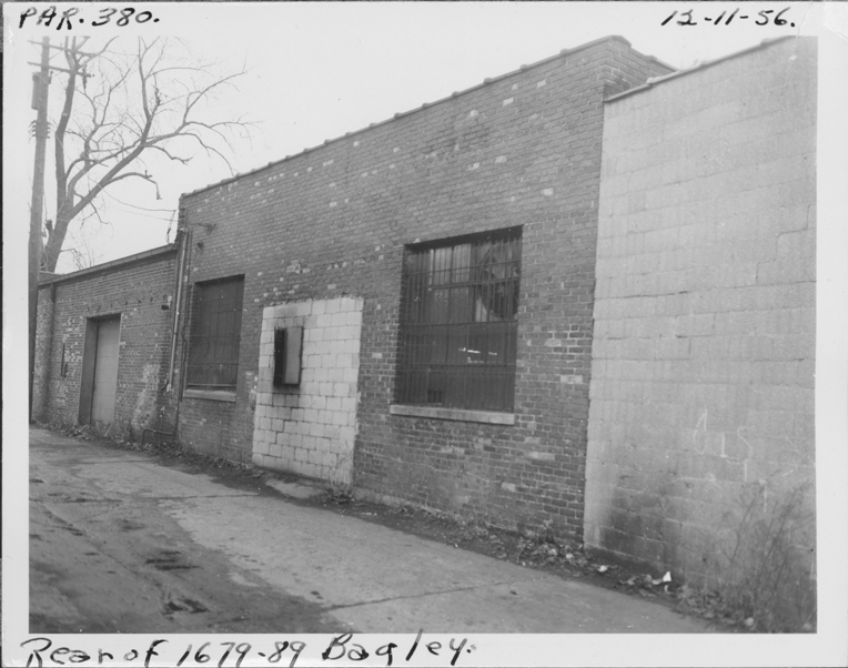 Commercial building at 1675-1679 Bagley