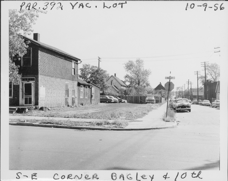 House at 1567 Bagley with vacant lot