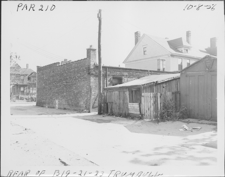 Building at 1319-1321-1323 Trumbull