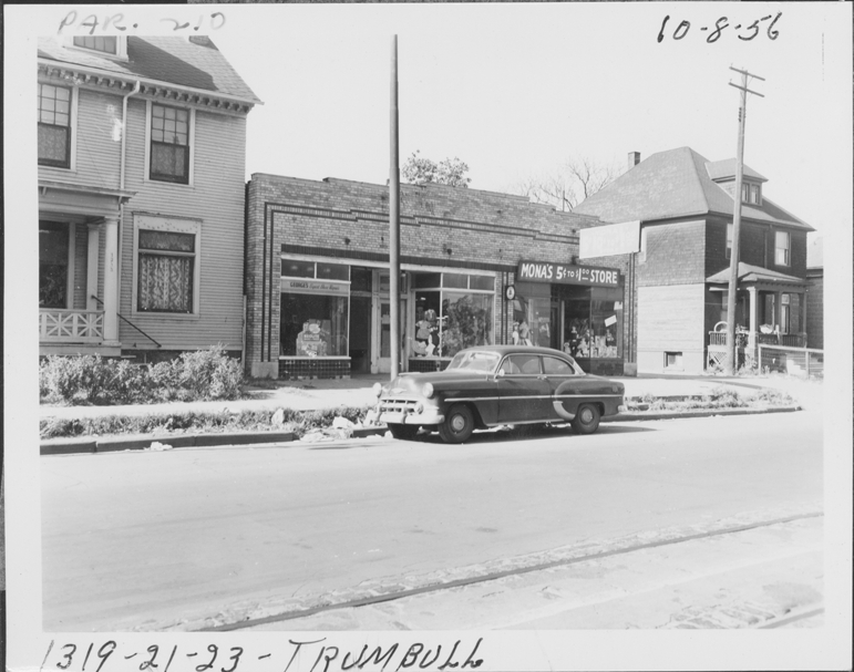 Building at 1319-1321-1323 Trumbull