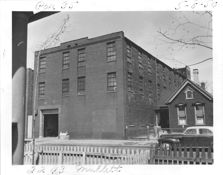 Commercial building at 2243 Mullett