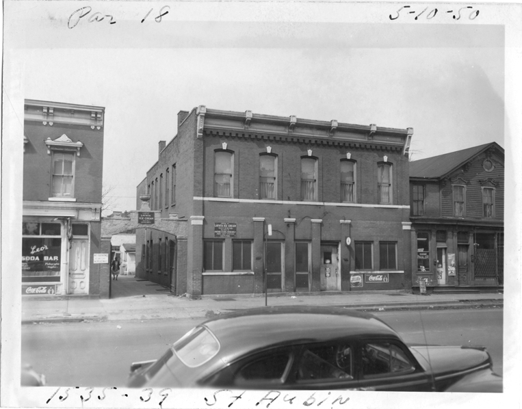Commercial building at 1535-1539 St. Aubin