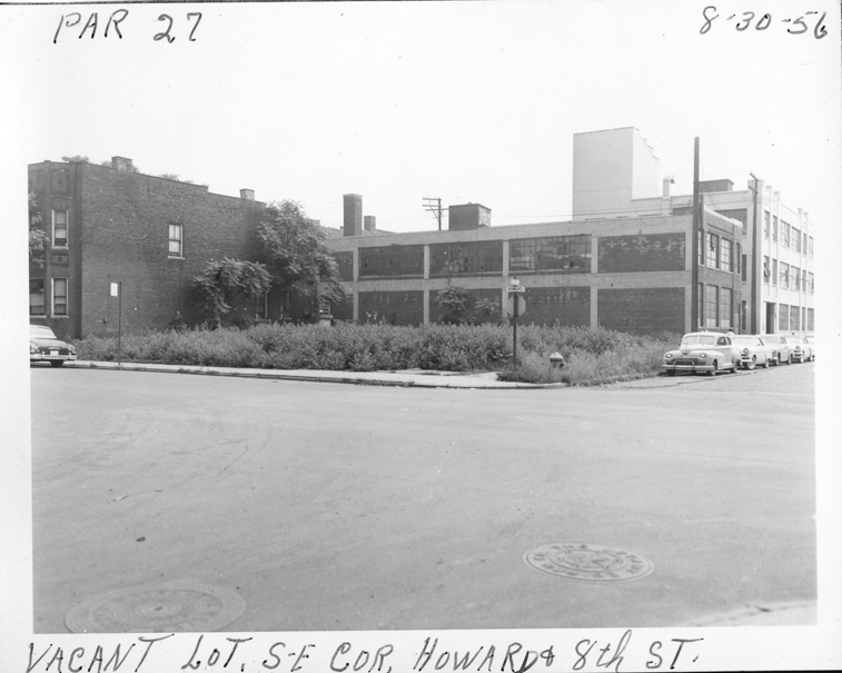 Vacant lot at southeast corner of Howard and 8th Street