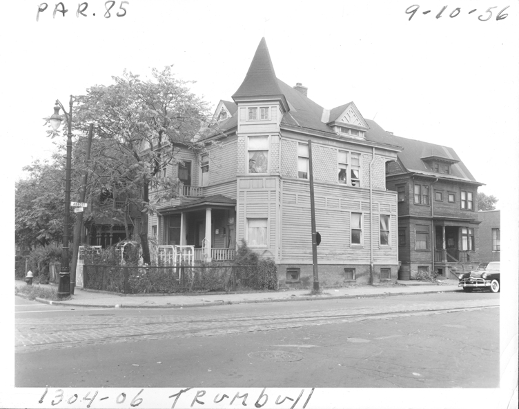 House at 1304-1306 Trumbull