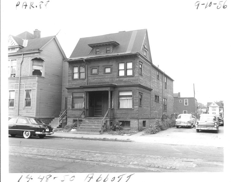 House at 1448-1450 Trumbull