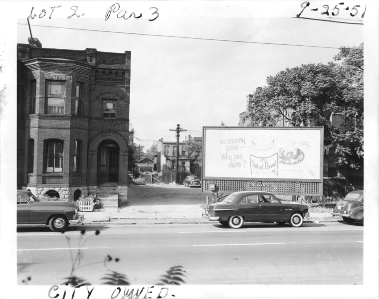 Vacant lot adjacent to 913 E. Larned