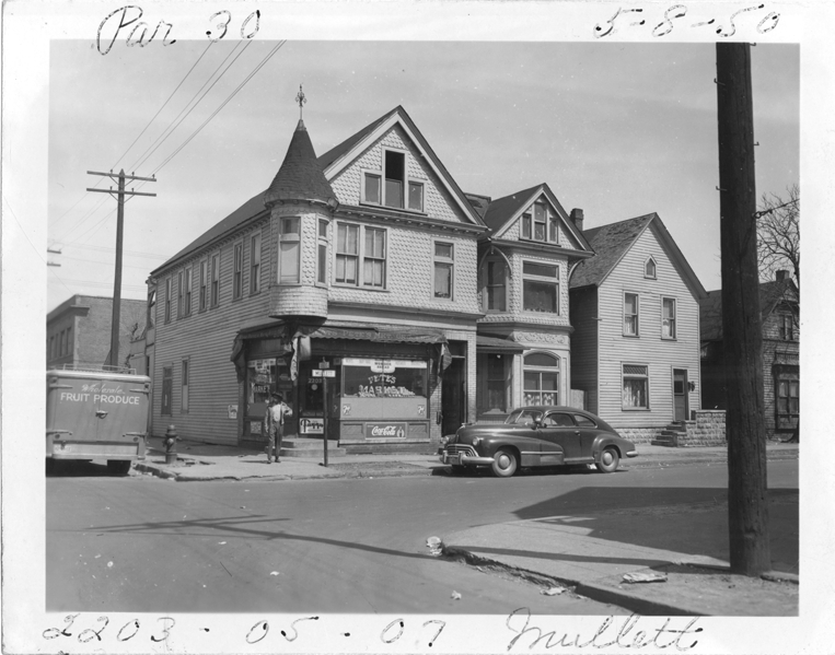 Commercial building at 2203-2205-2207 Mullett