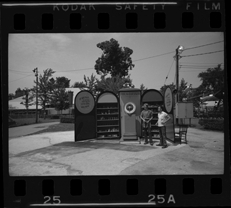 Employees at "Fool the Guesser" game, Bob-Lo Amusement Park
