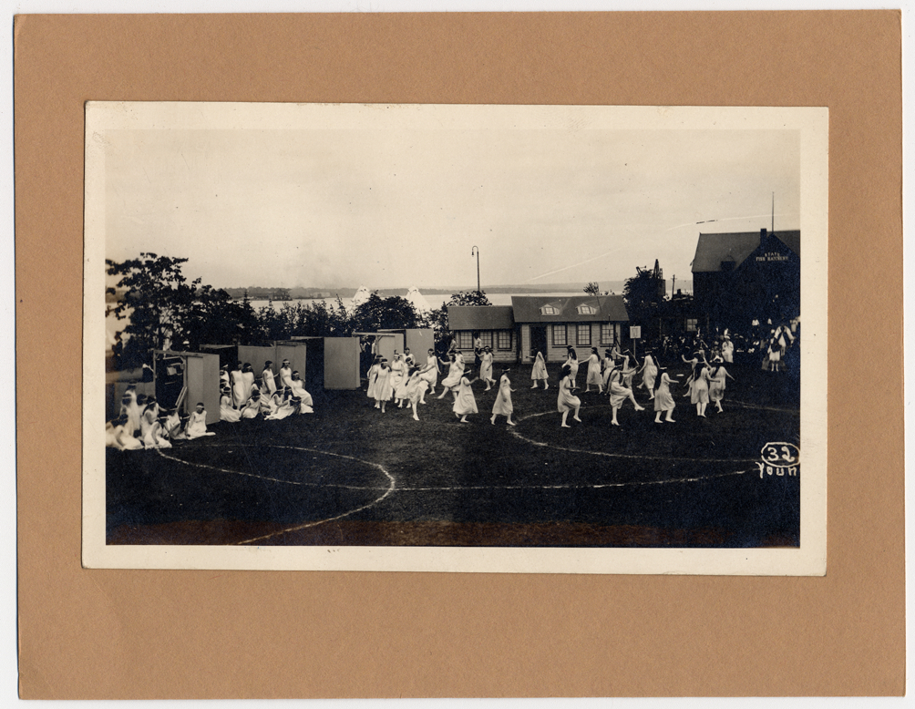 Modern dancers in pageant