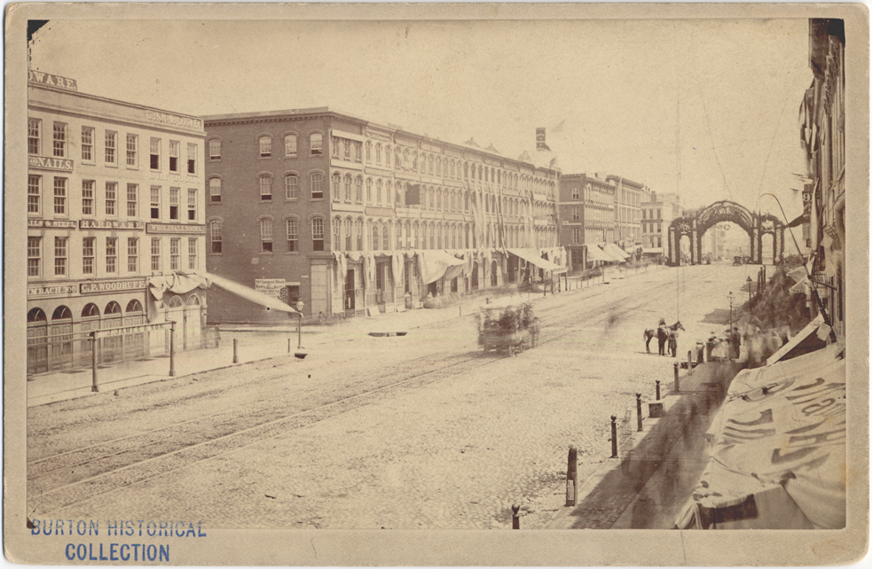 Triumphal arch on Woodward