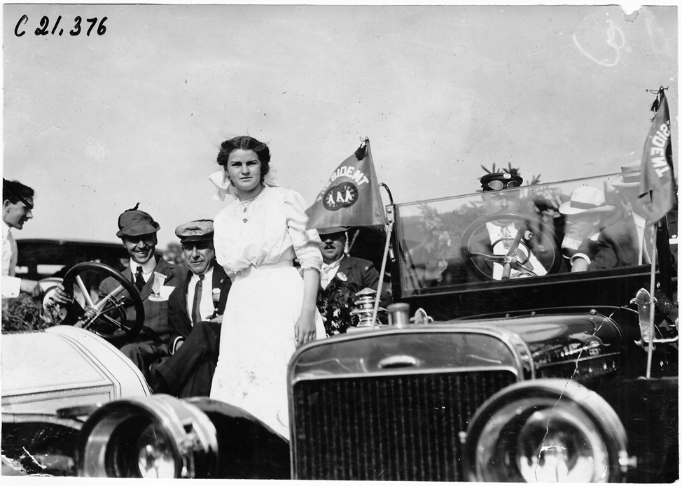 Participating cars, 1909 Glidden Tour automobile parade, Detroit, Michigan