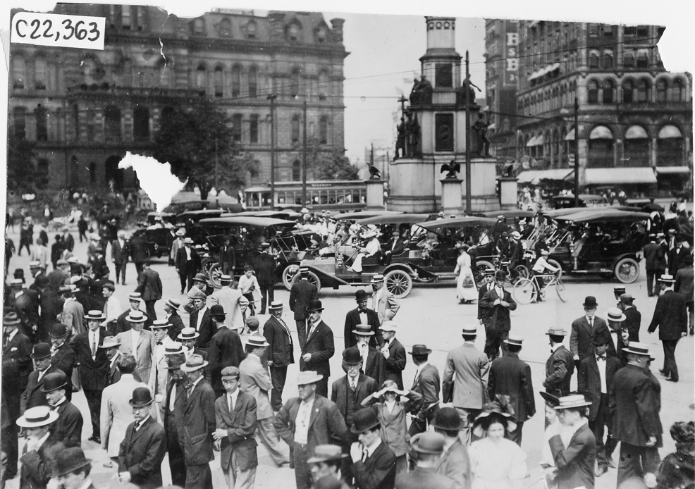 View of the start of the 1909 Glidden Tour, Detroit, Michigan
