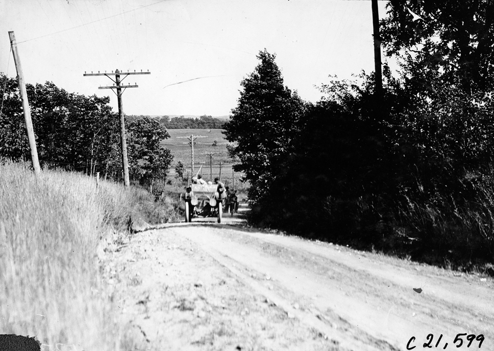 Thomas press car at 1909 Glidden Tour