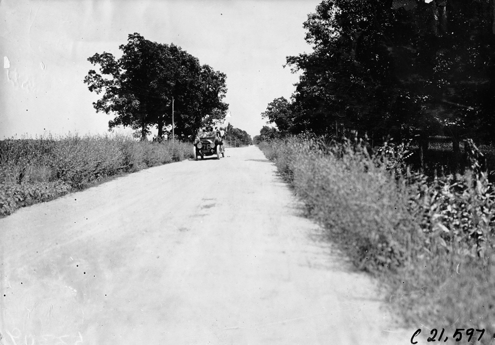 Thomas press car at 1909 Glidden Tour
