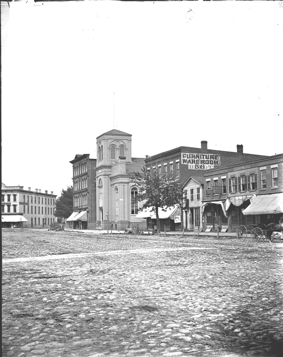 Monroe Avenue at Randolph