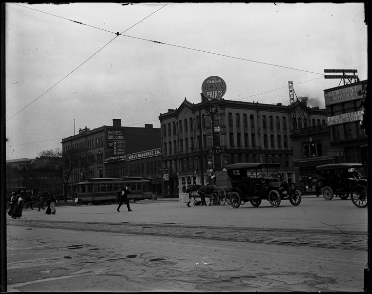 Businesses at Cadillac Square