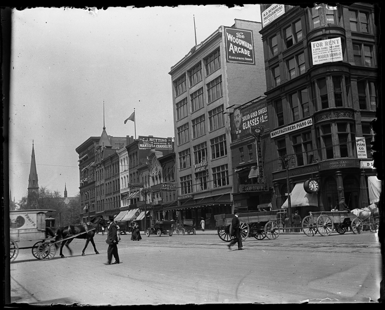 Businesses on Woodward Avenue