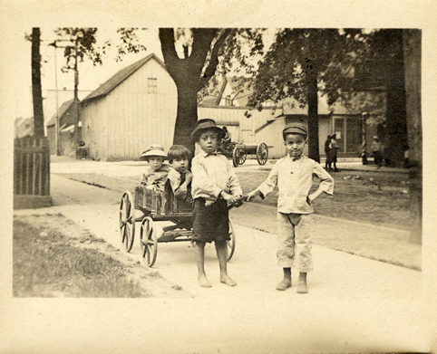 Children with wagon