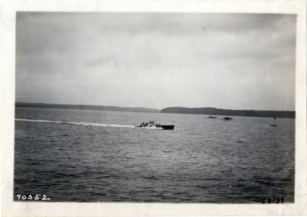 Motorboat at Huntington boat races