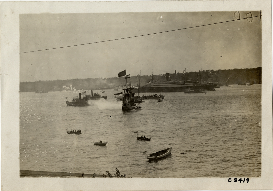 Boats on river, Hudson-Fulton Celebration