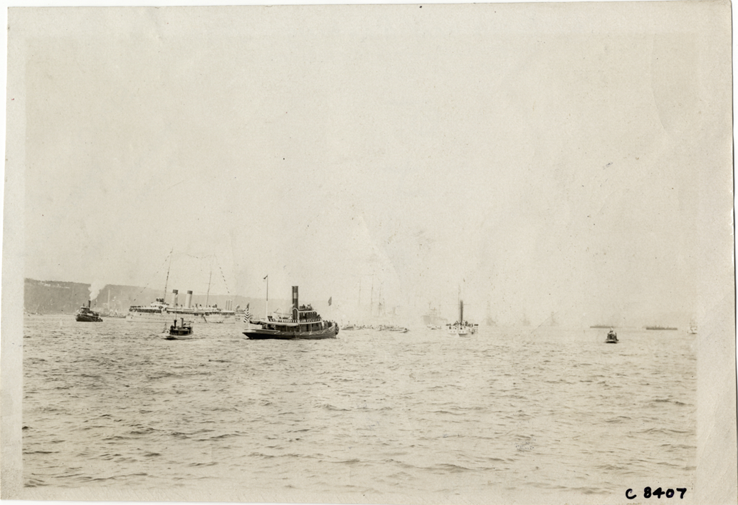 Boats on river, Hudson-Fulton Celebration