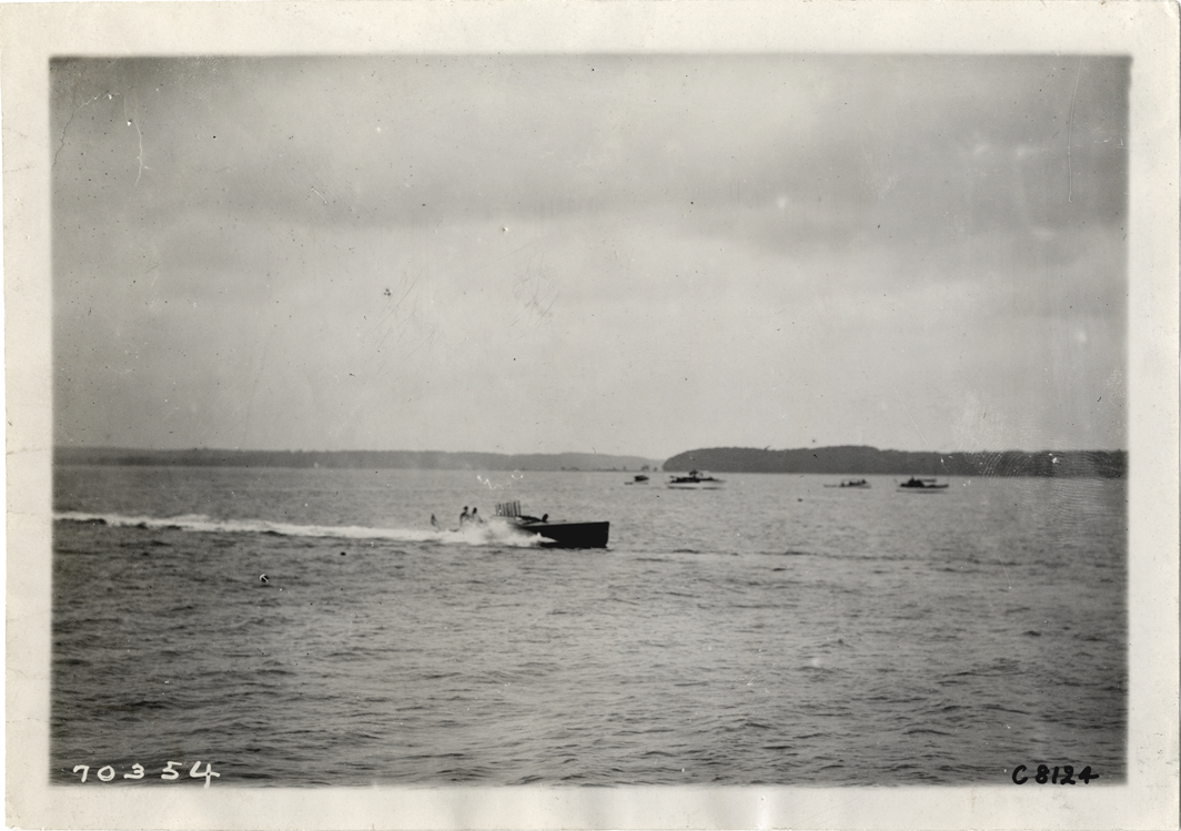 Motorboat at Huntington boat races