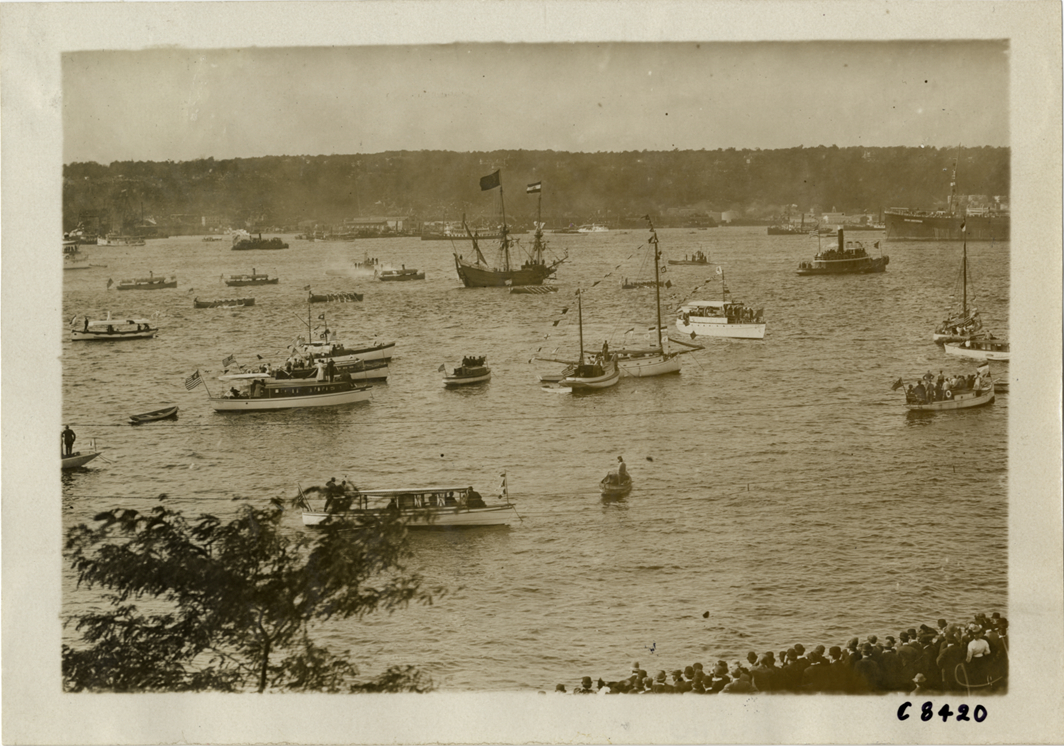 Boats on river, Hudson-Fulton Celebration