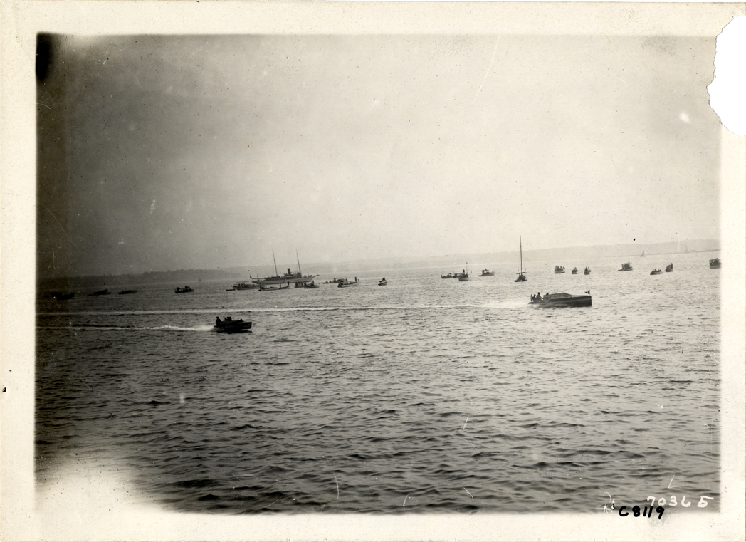 Motorboats at Huntington boat races