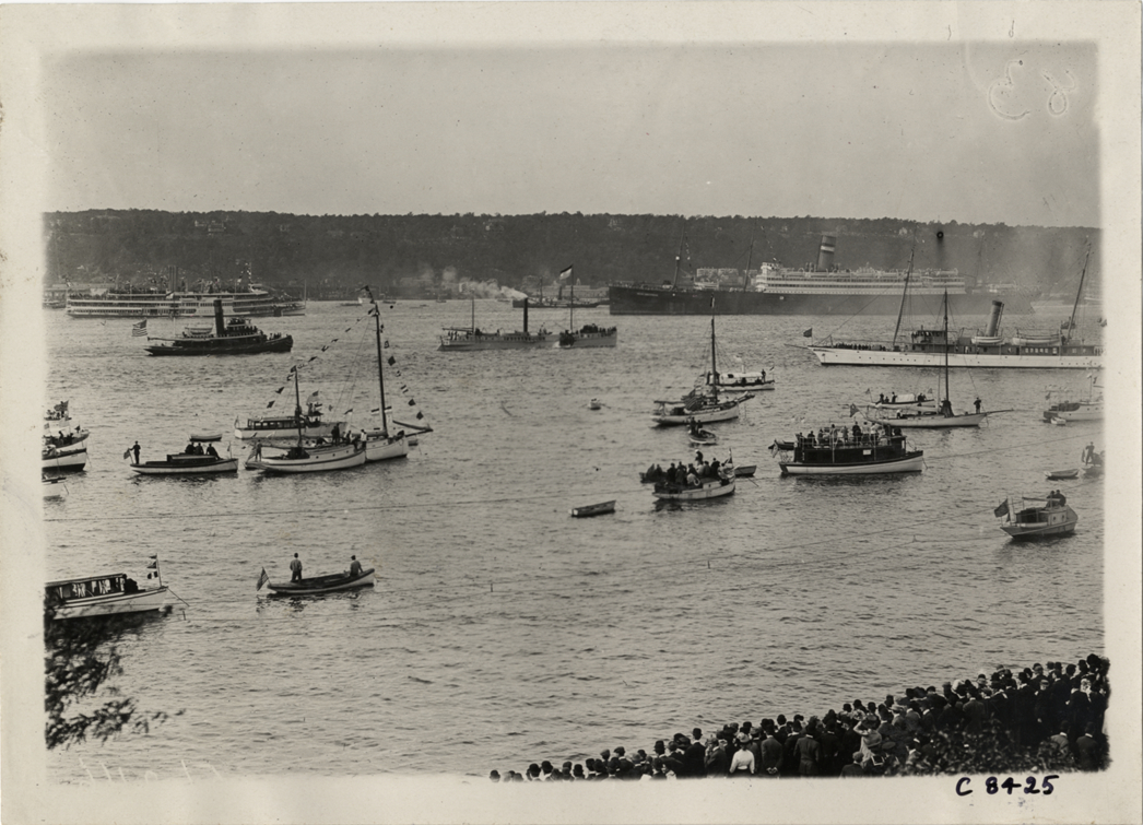 Boats on river, Hudson-Fulton Celebration