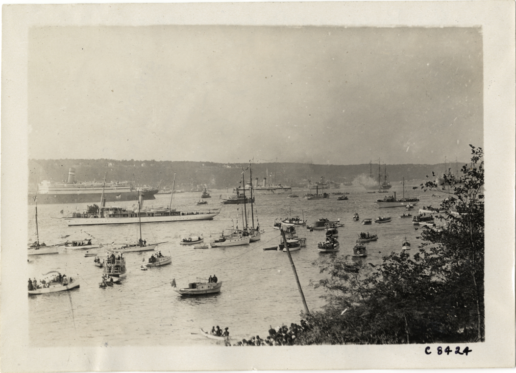 Boats on river, Hudson-Fulton Celebration