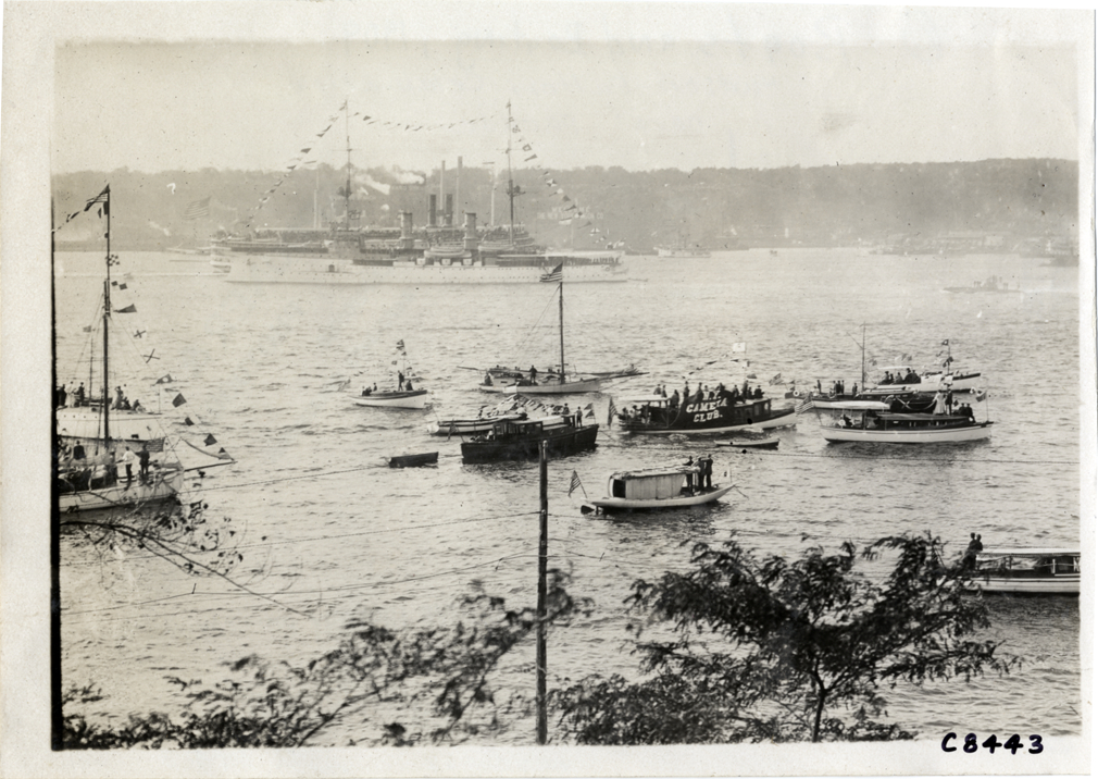 Boats on river, Hudson-Fulton Celebration