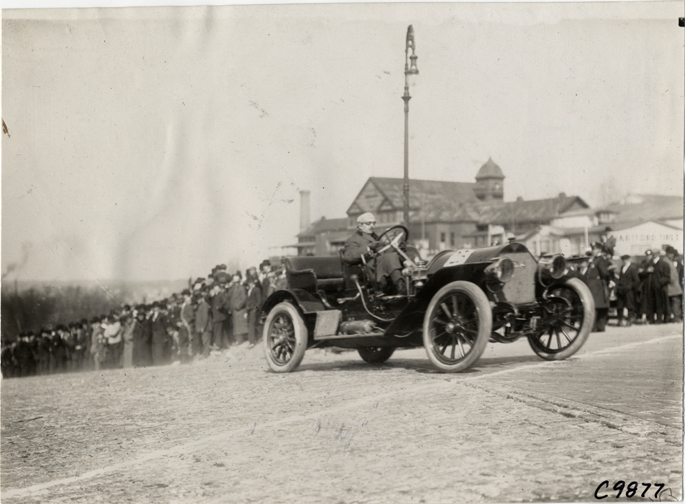 Robertson driving Simplex racecar, 1909 Fort George Hill Climb