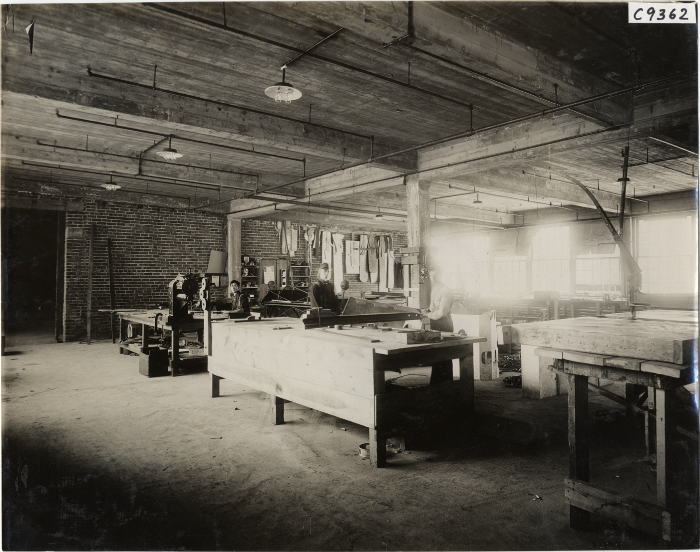 Workers at Rapid Motor Vehicle Company factory