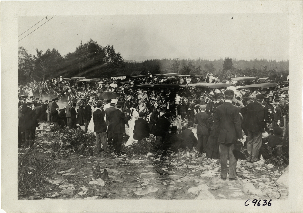 Spectators at 1909 Dead Horse Hill Climb